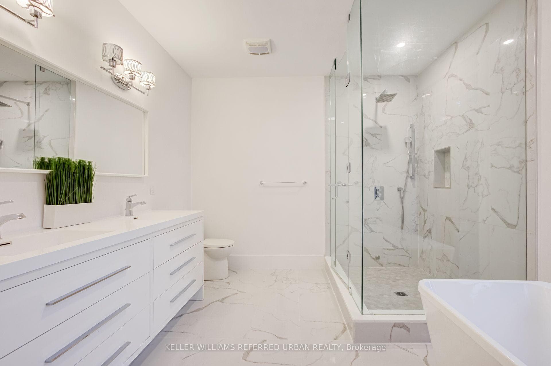 57 Ambleside Avenue photo 24