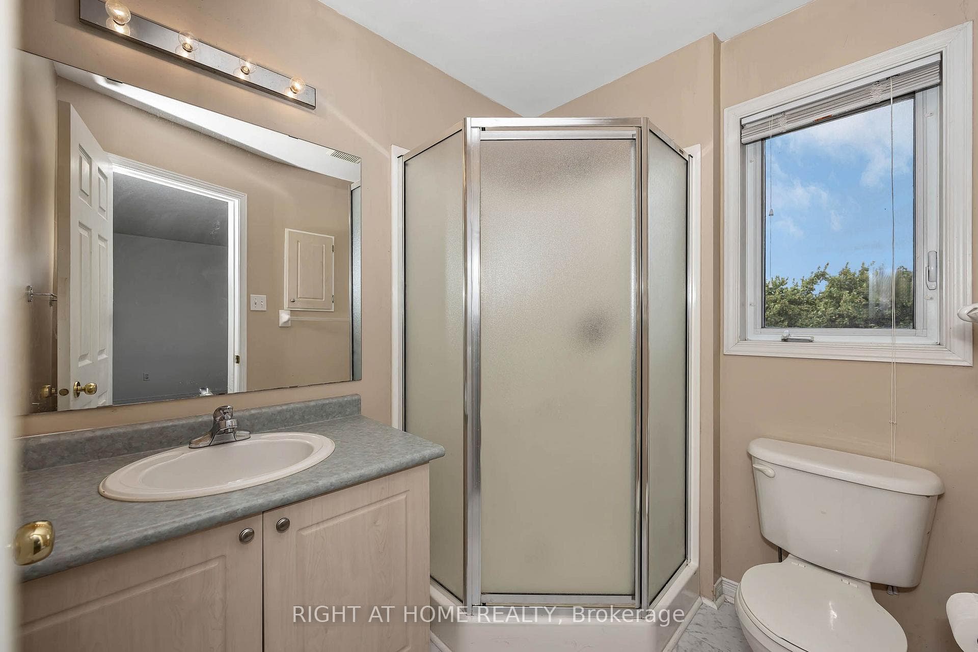 1 Kincardine Drive photo 17