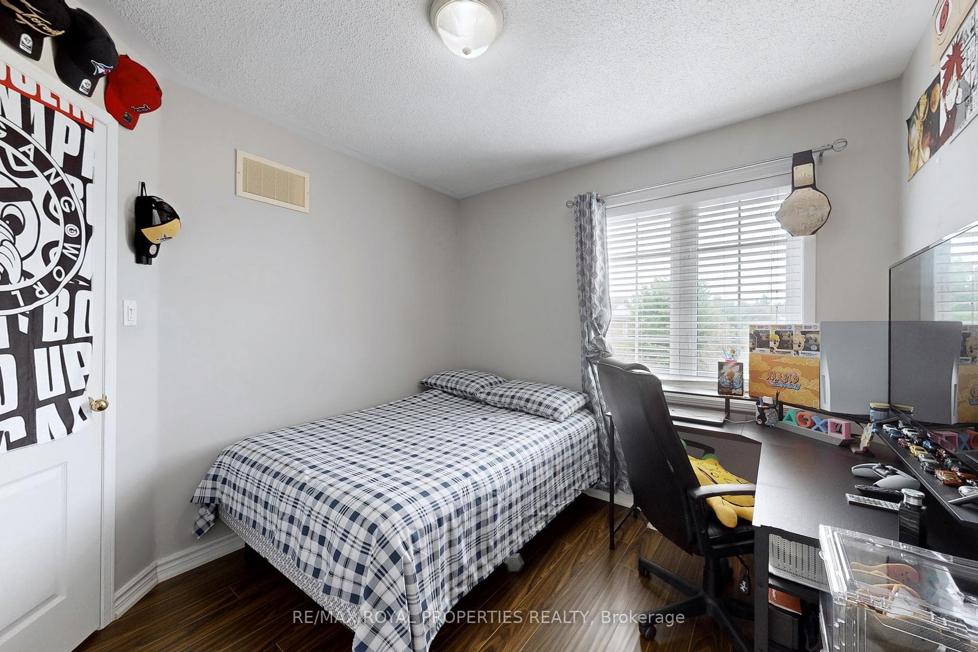 61 Rampart Crescent photo 22