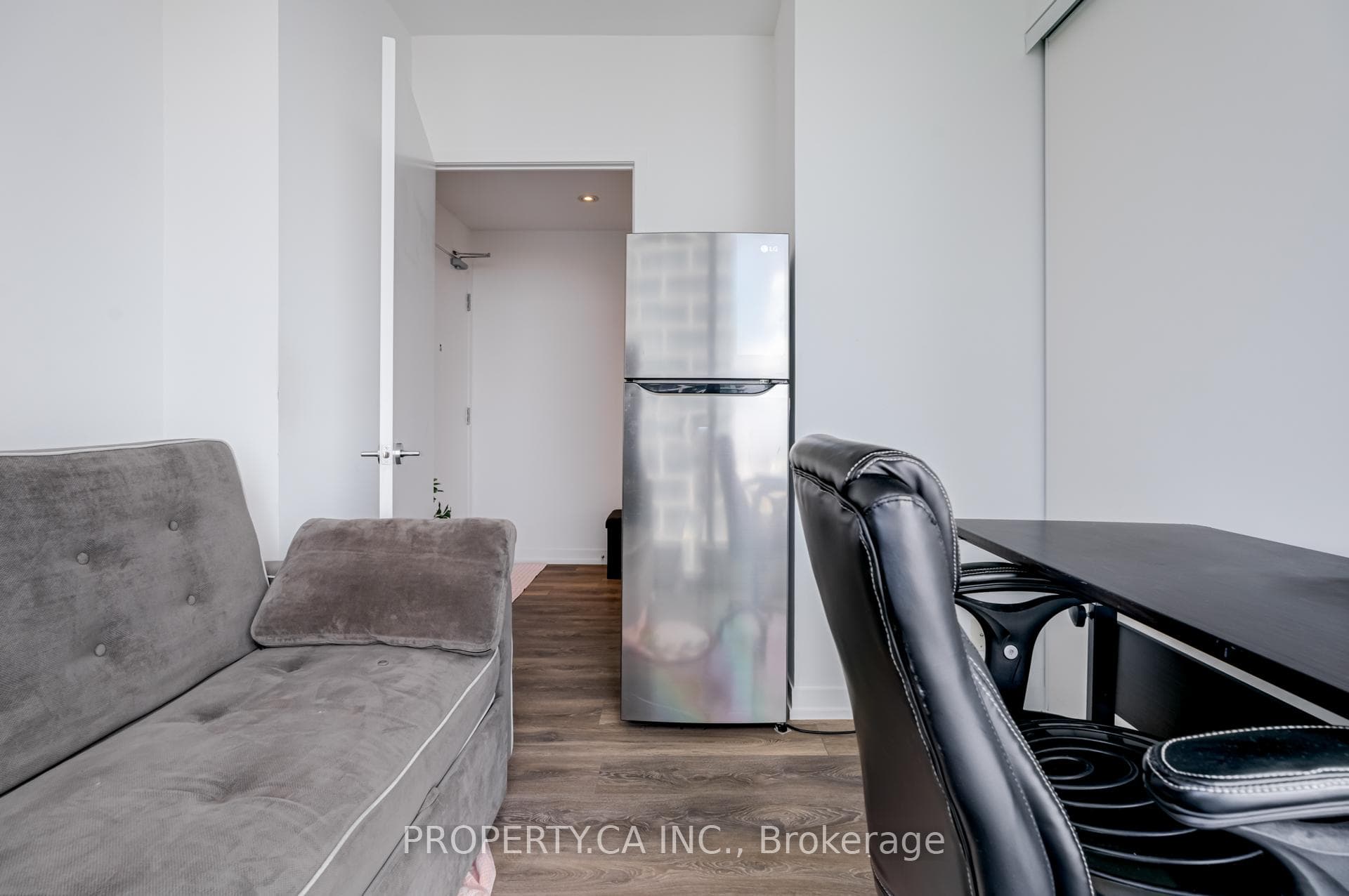 898 Portage Parkway Unit 1602 photo 6