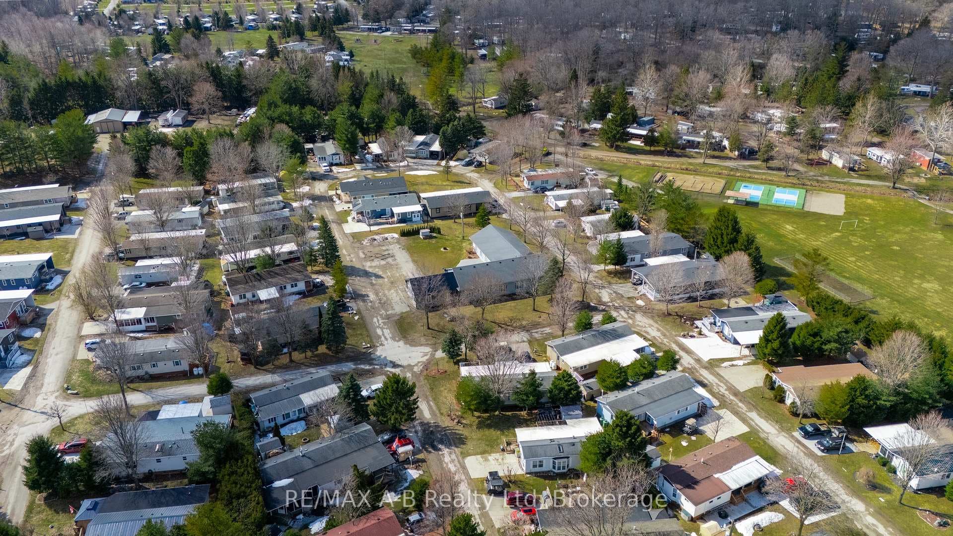 316489 31st Line Unit 933 photo 37