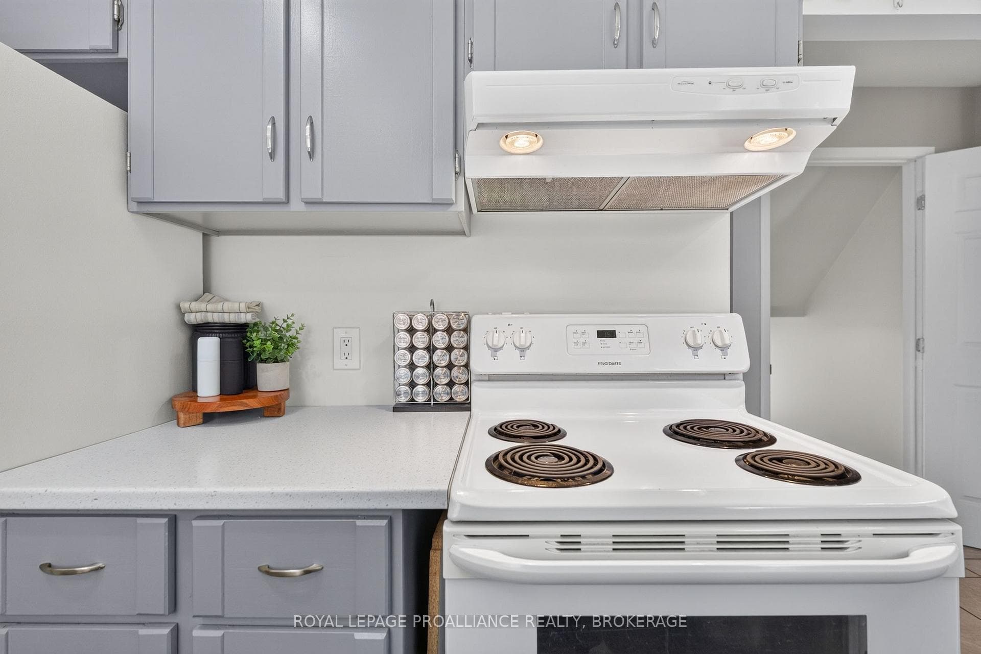 24 Balmoral Court photo 19