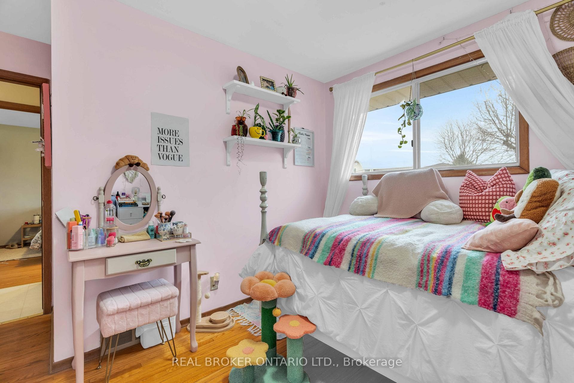 63 Brant Avenue photo 19