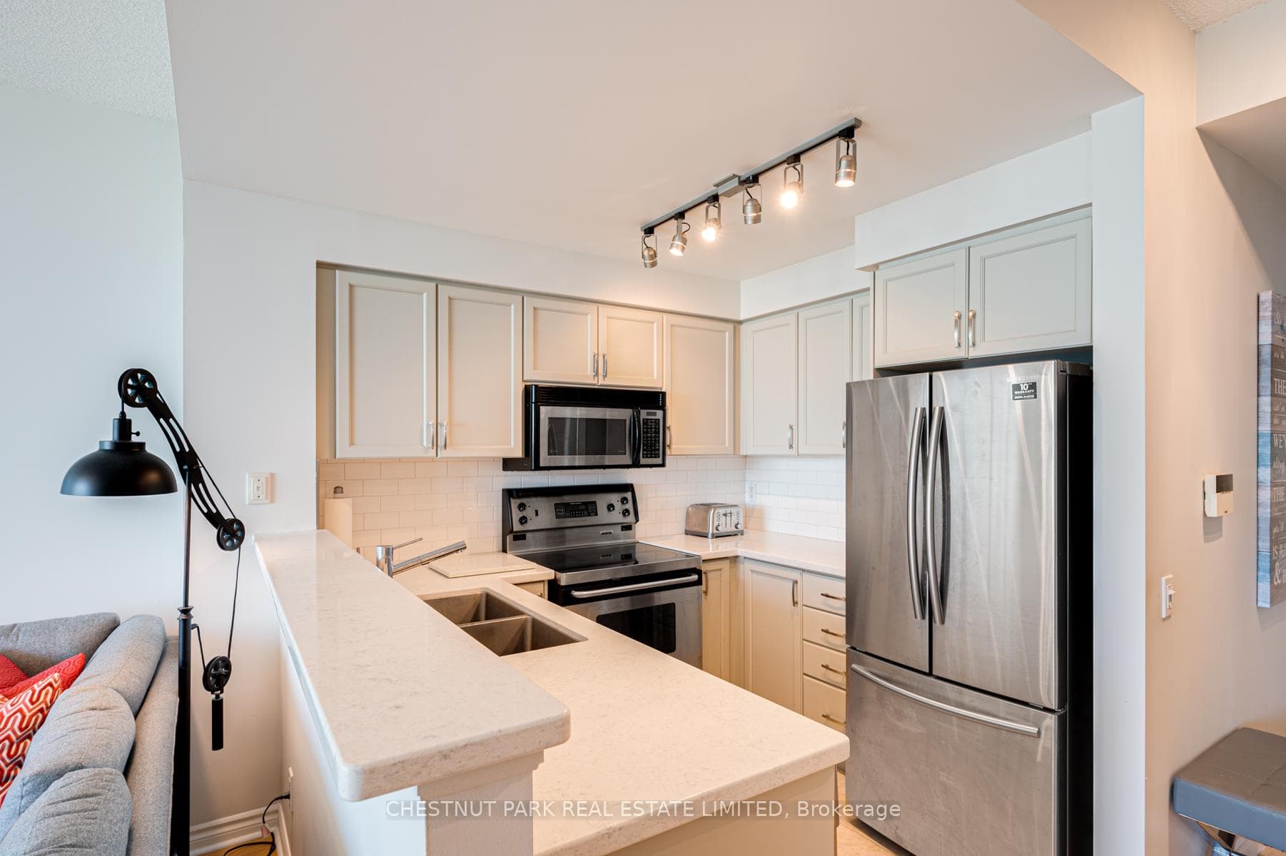 5 Marine Parade Drive Unit 914 photo 9