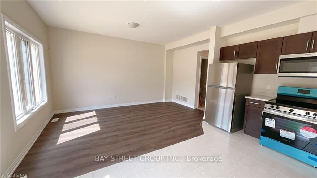 60 SAMUEL Avenue photo 5