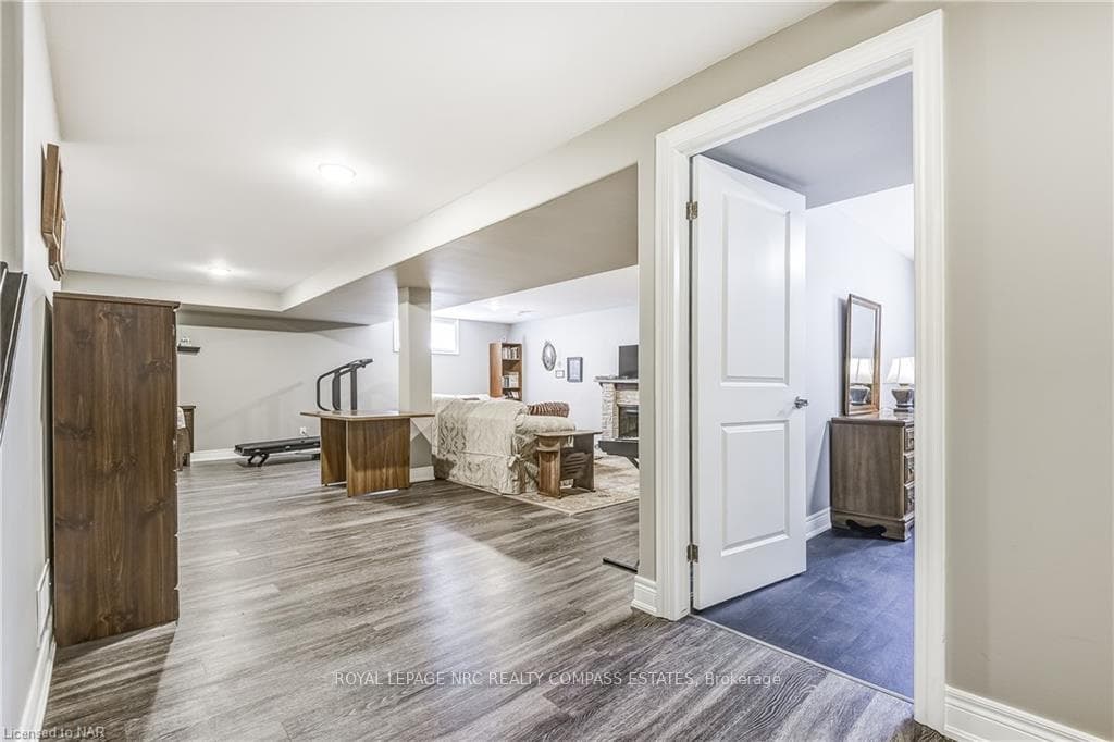 8 COBBLESTONE Drive photo 23