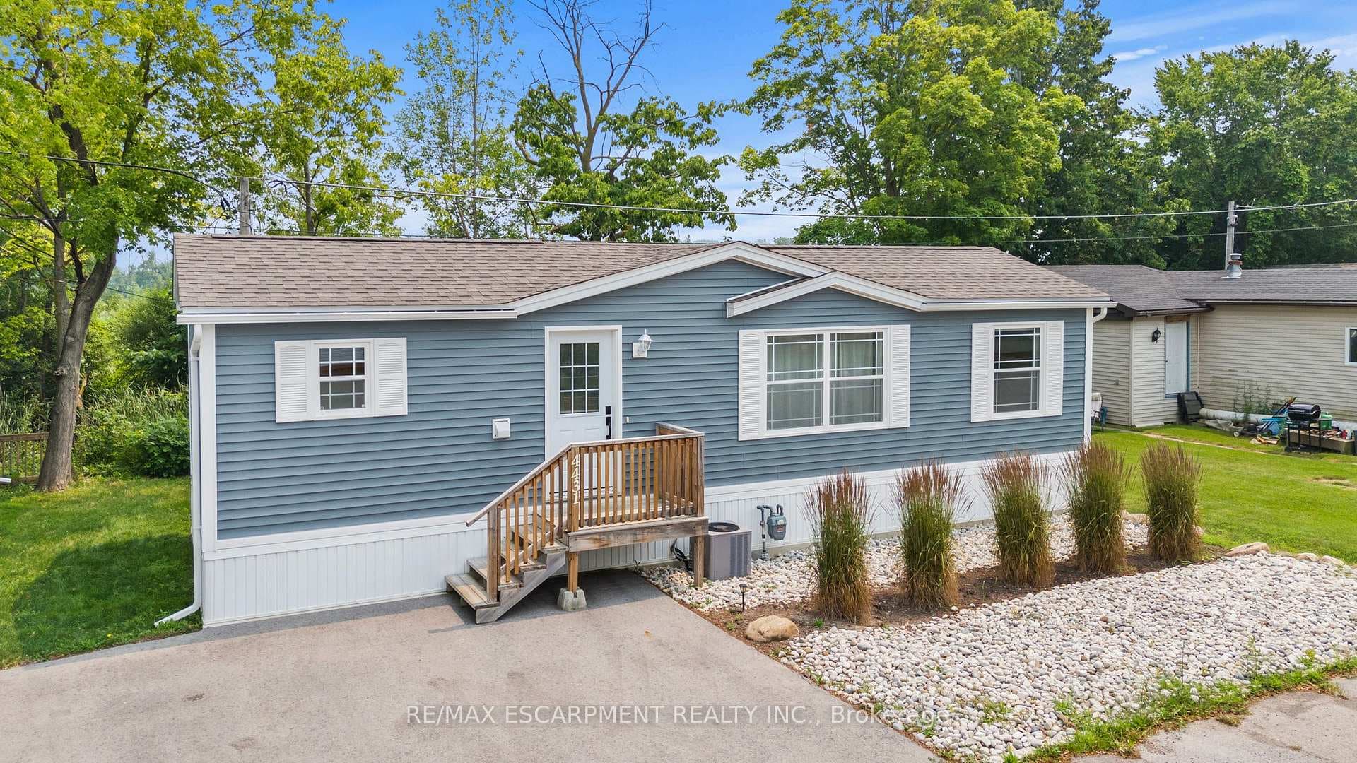 4431 Timothy Lane photo 2