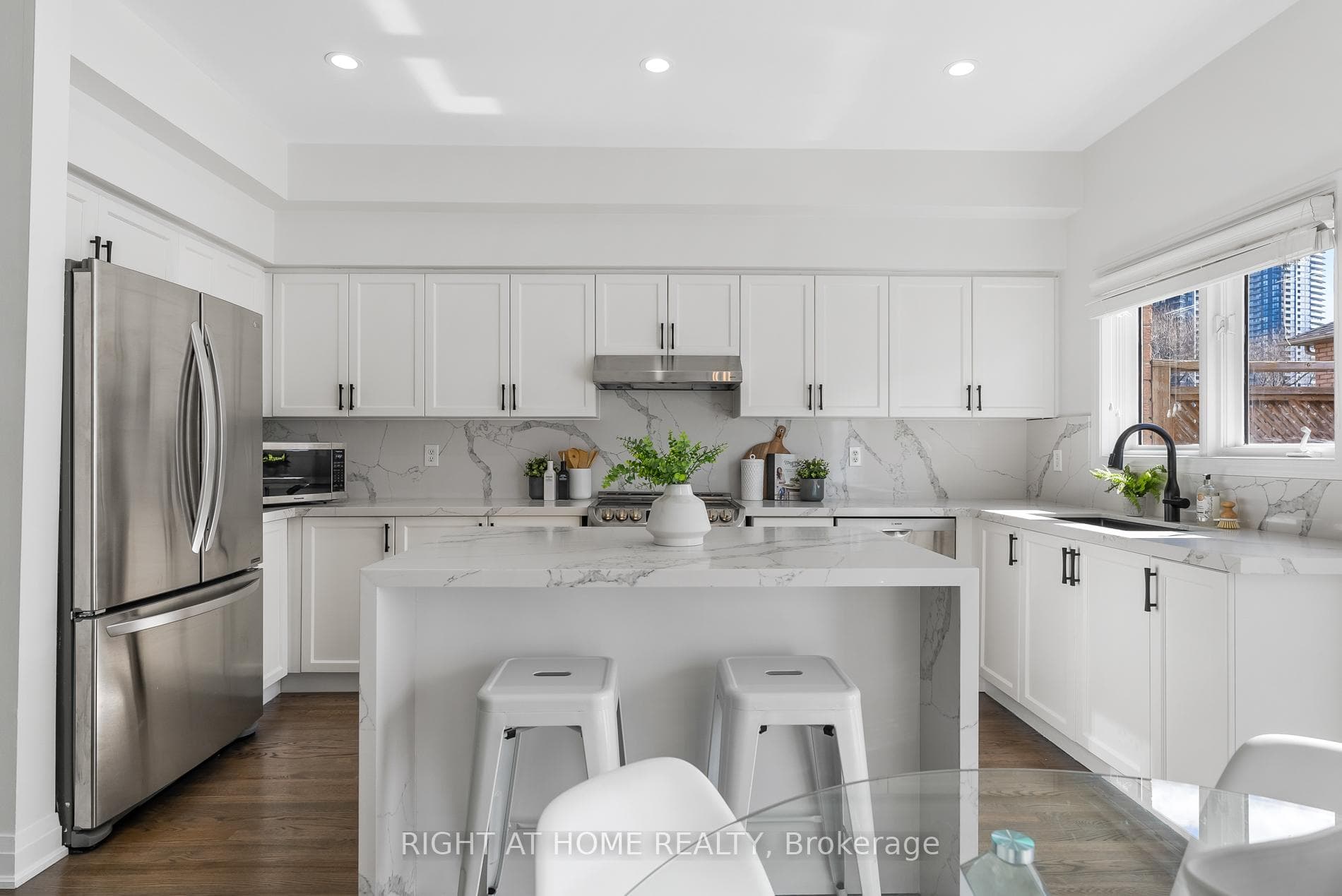 153 Harbourview Crescent photo 12