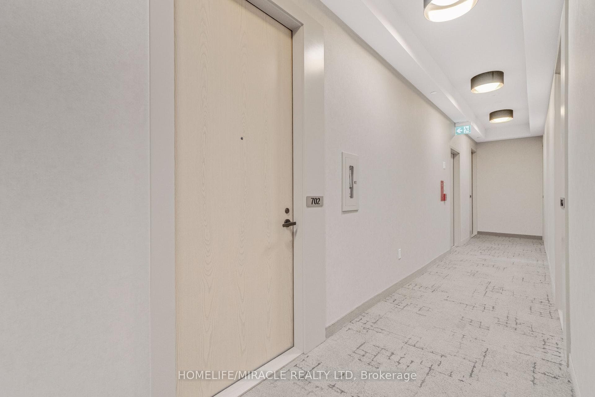 28 Interchange Way Unit 702 photo 7