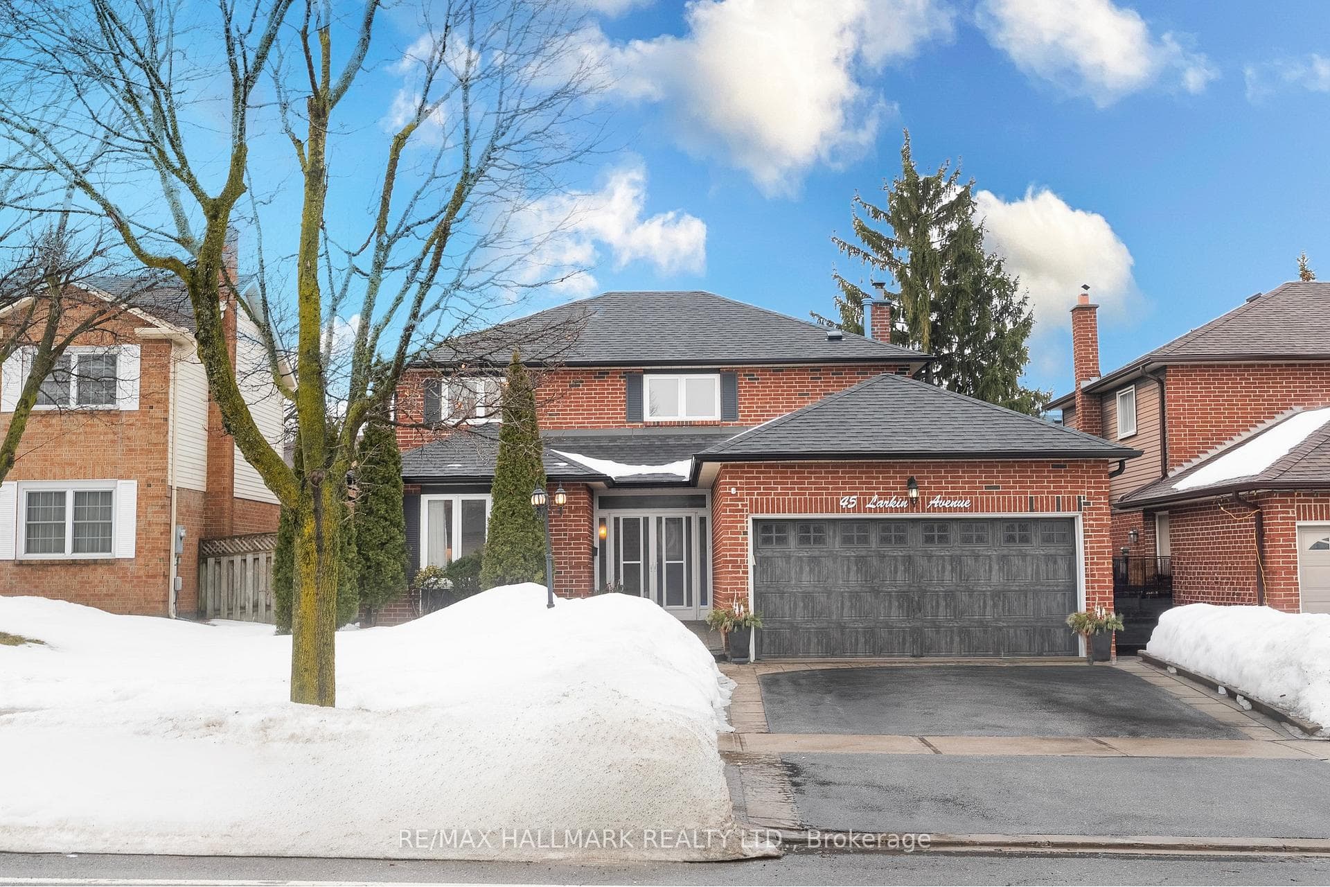 45 Larkin Avenue photo 2
