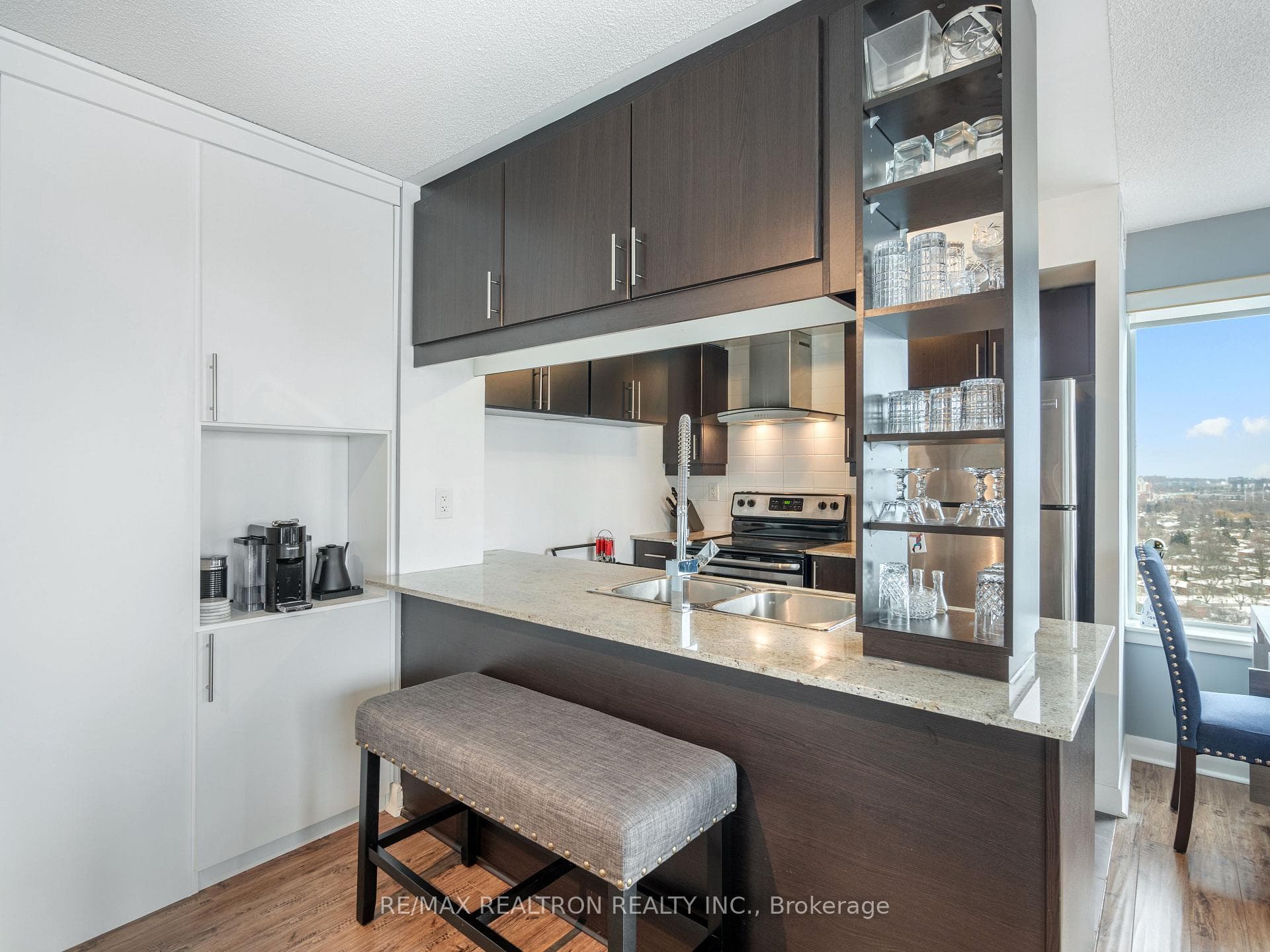 190 BOROUGH Drive Unit 2208 photo 9