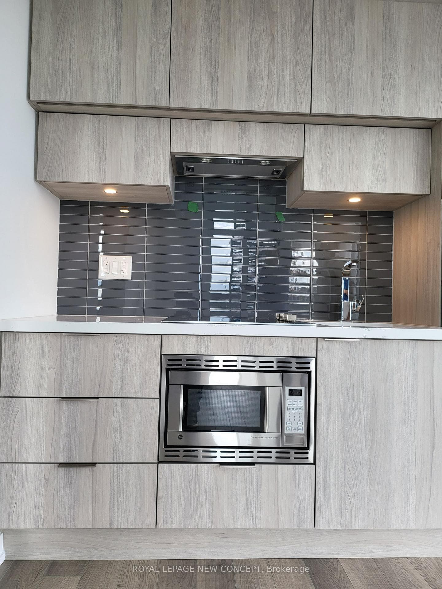 39 Roehampton Avenue Unit 2003 photo 8