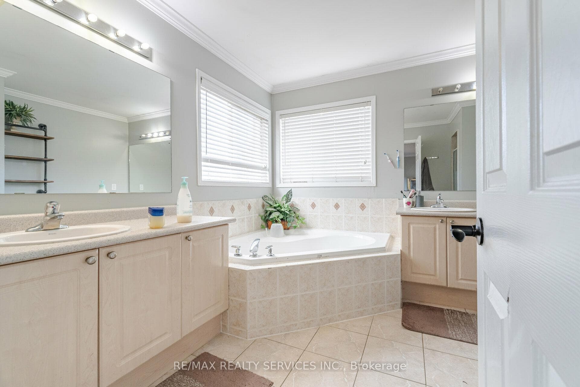 58 Edenbrook Hill Drive photo 28
