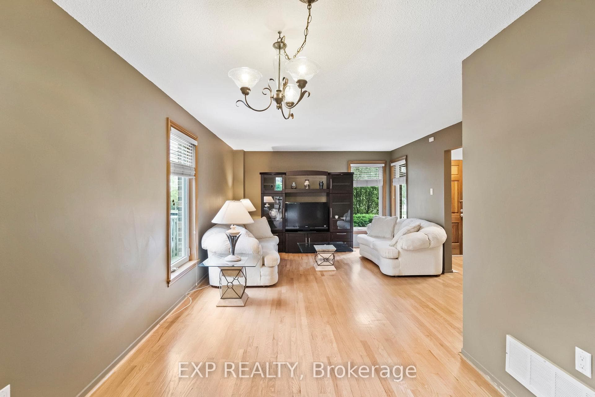 25 Lilac Avenue photo 8