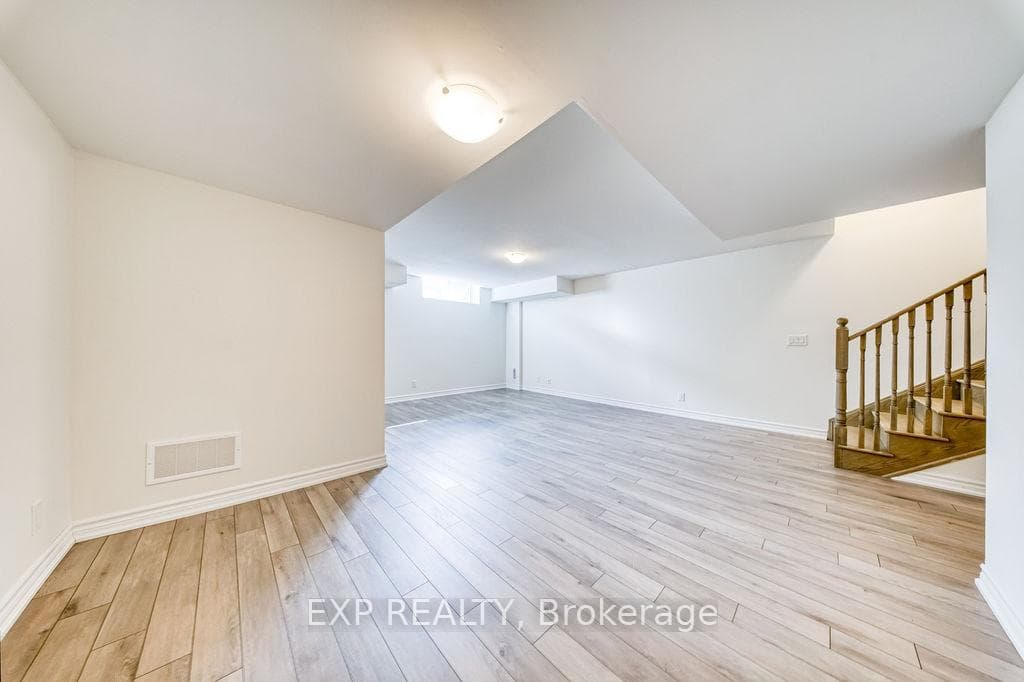 69 Freeman Williams Street photo 40