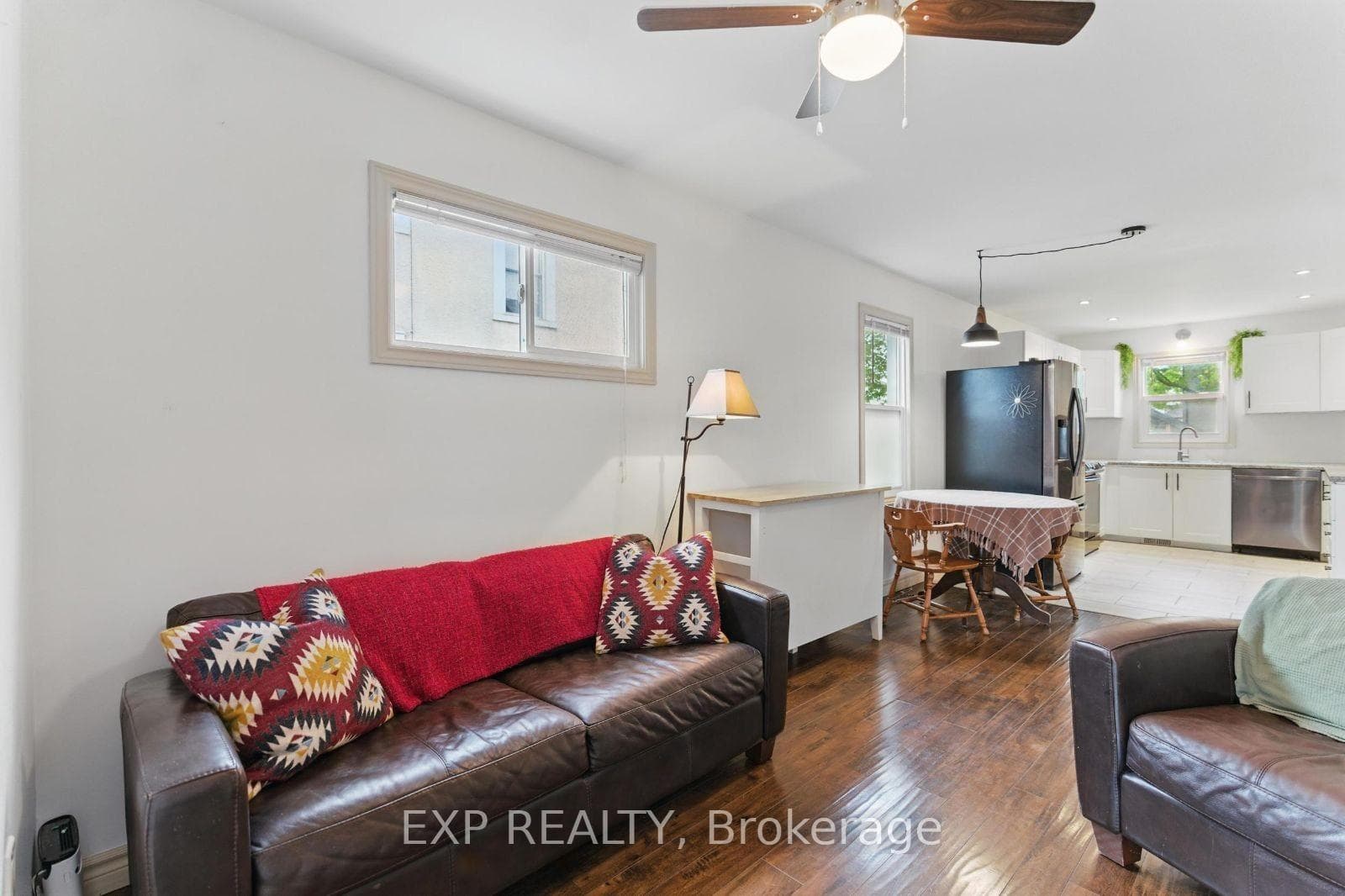 104 SCHOLFIELD Avenue photo 5
