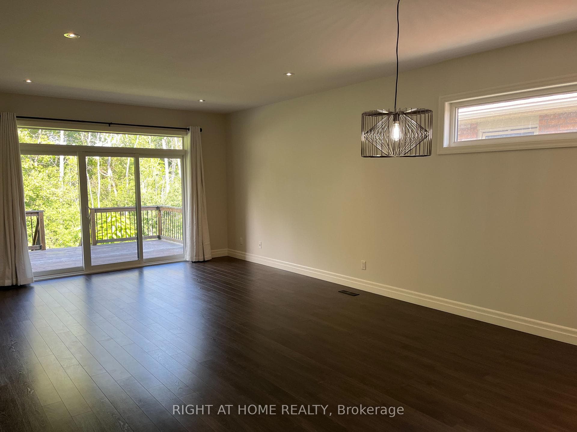 9 Mercedes Drive photo 8