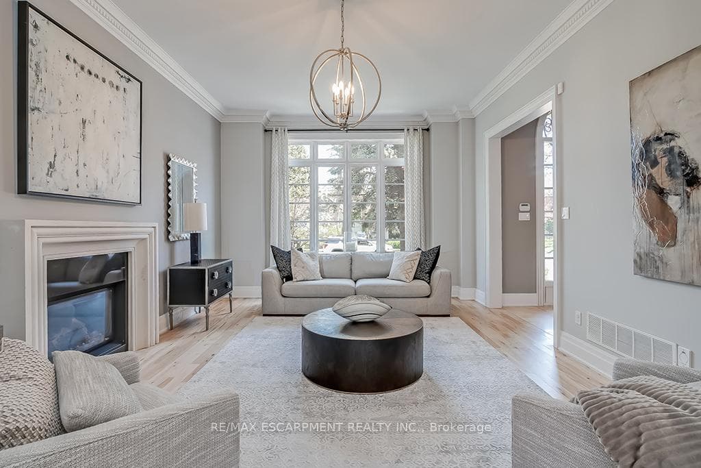 246 Pomona Avenue photo 8