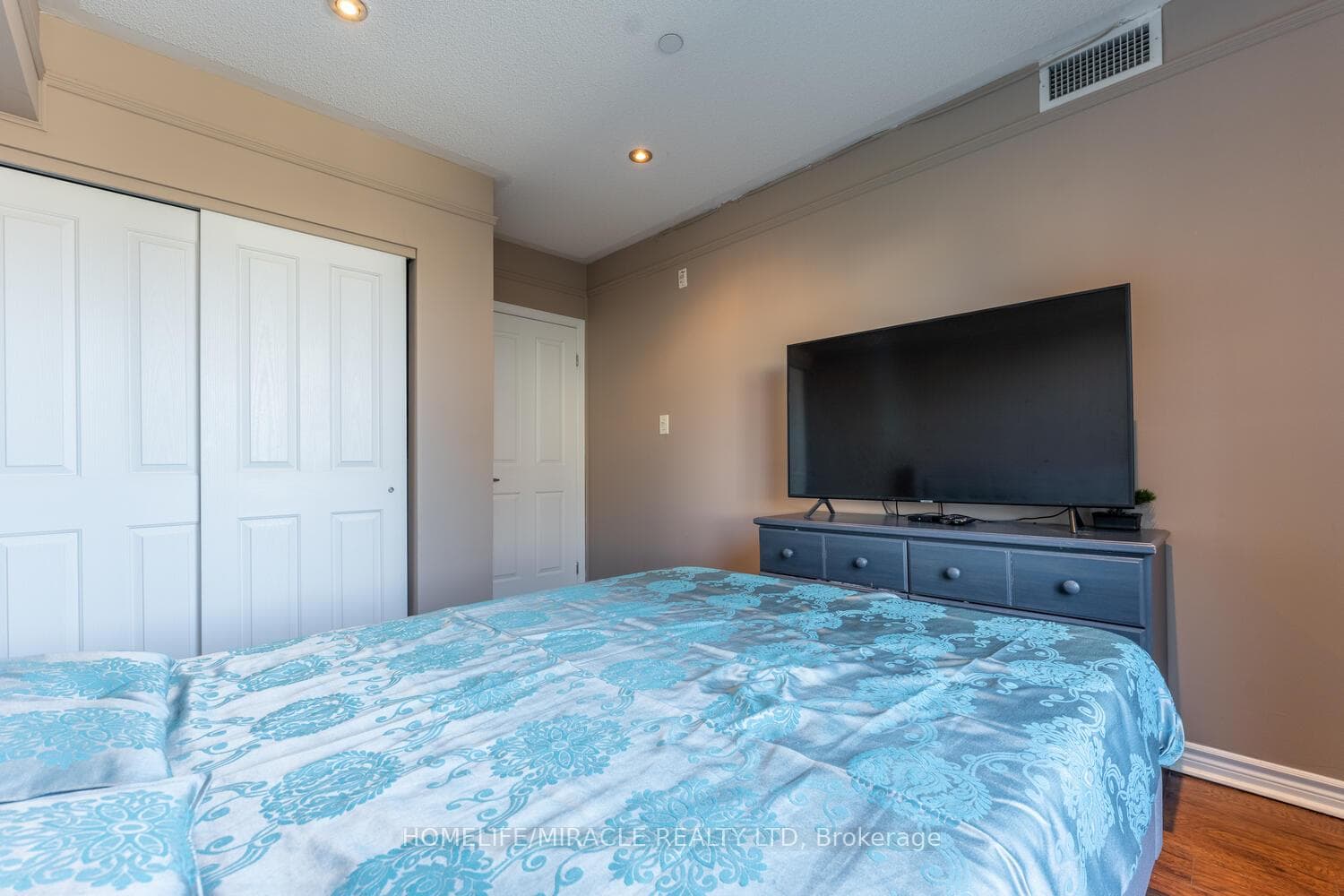 8 Harris Street Unit 101 photo 15