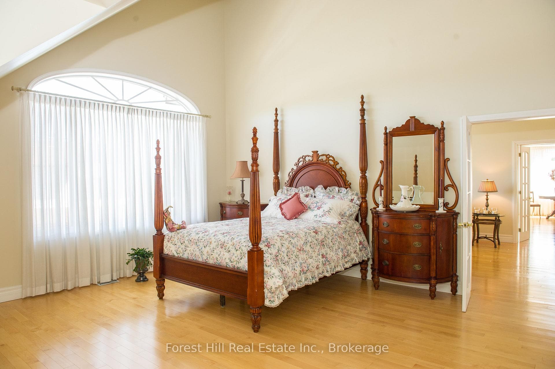 1066 Main Street photo 13