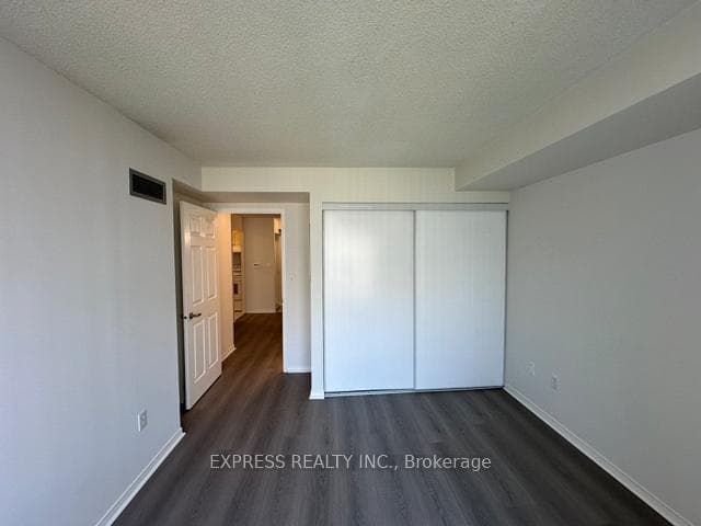 29 Pemberton Avenue Unit 905 photo 7