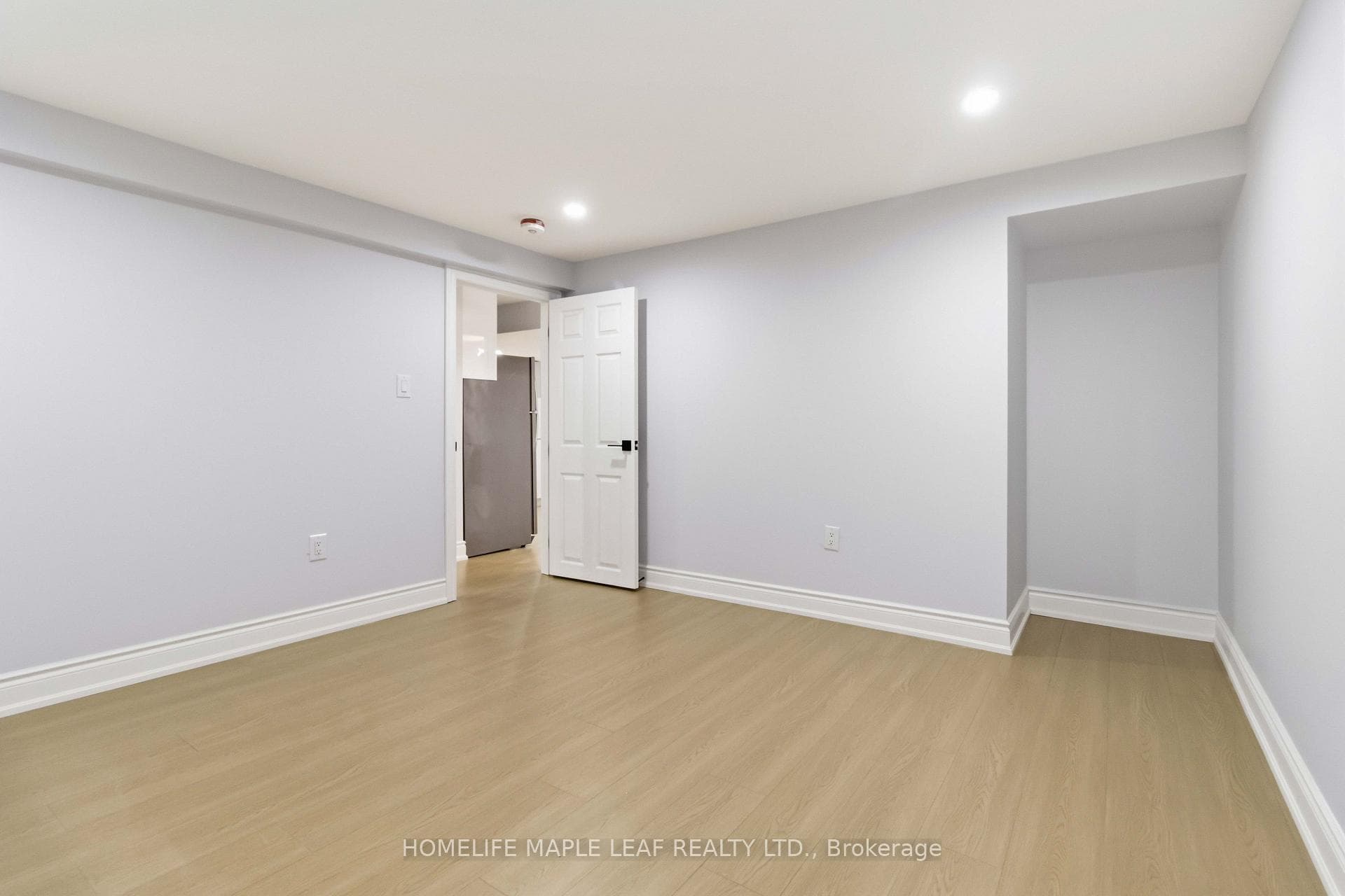 90 Burgby Avenue photo 43