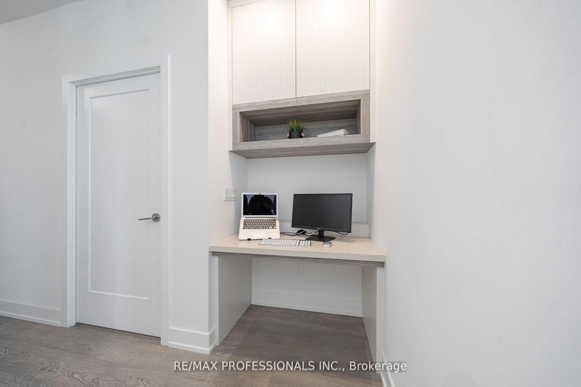 5 Mabelle Avenue Unit 3536 photo 9