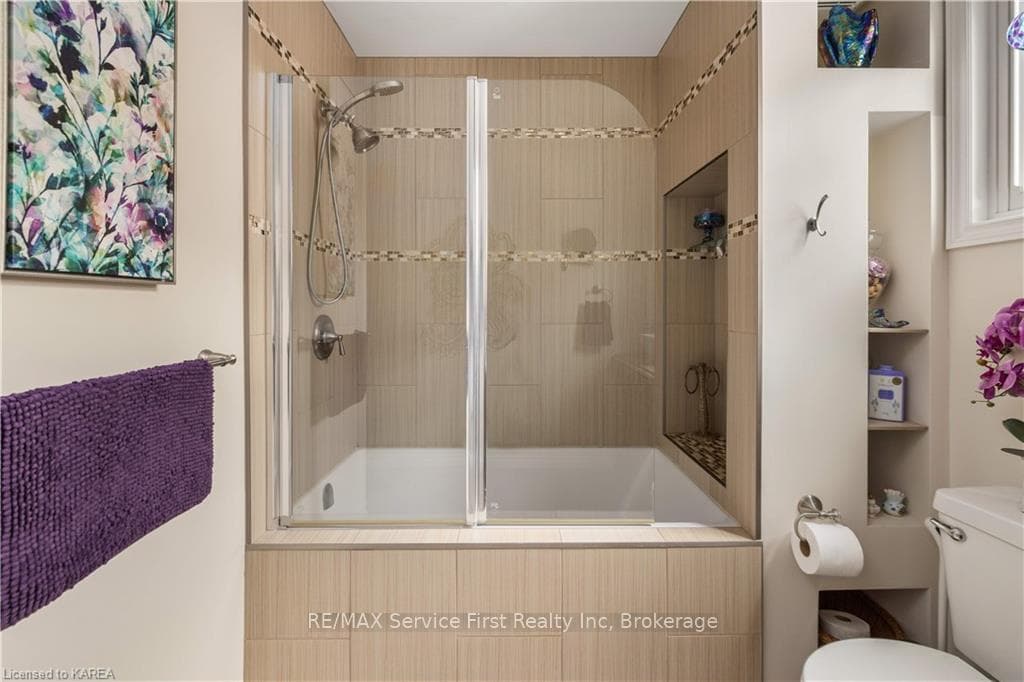 994 WESTMINSTER Place photo 23