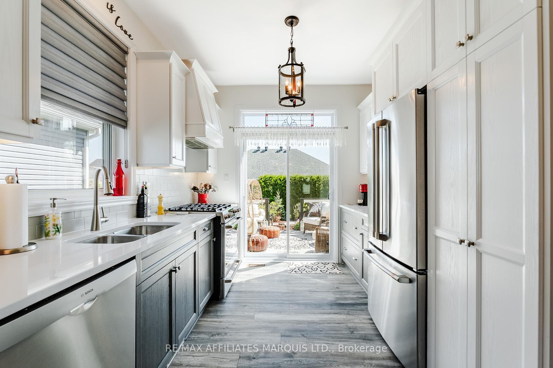 37 Eleanor Drive photo 12