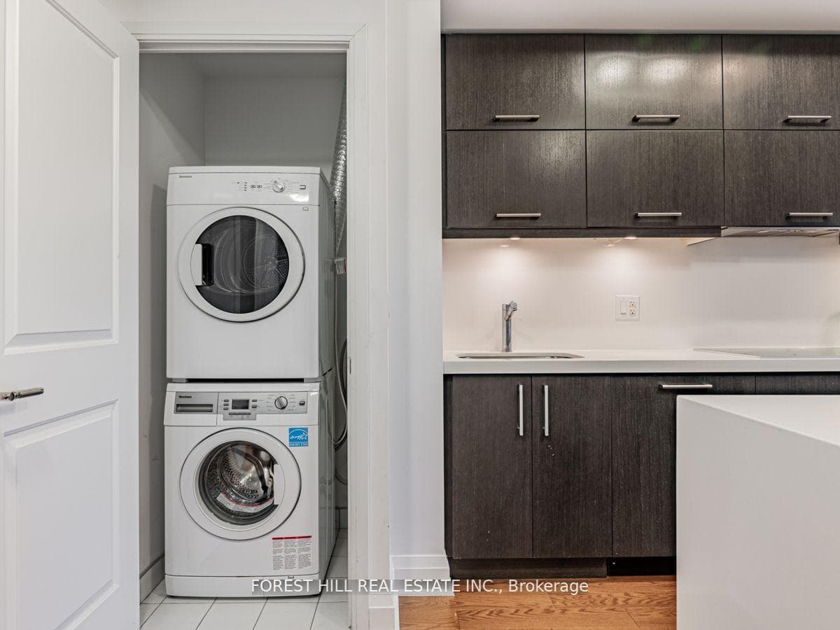 1080 Bay Street Unit 505 photo 16