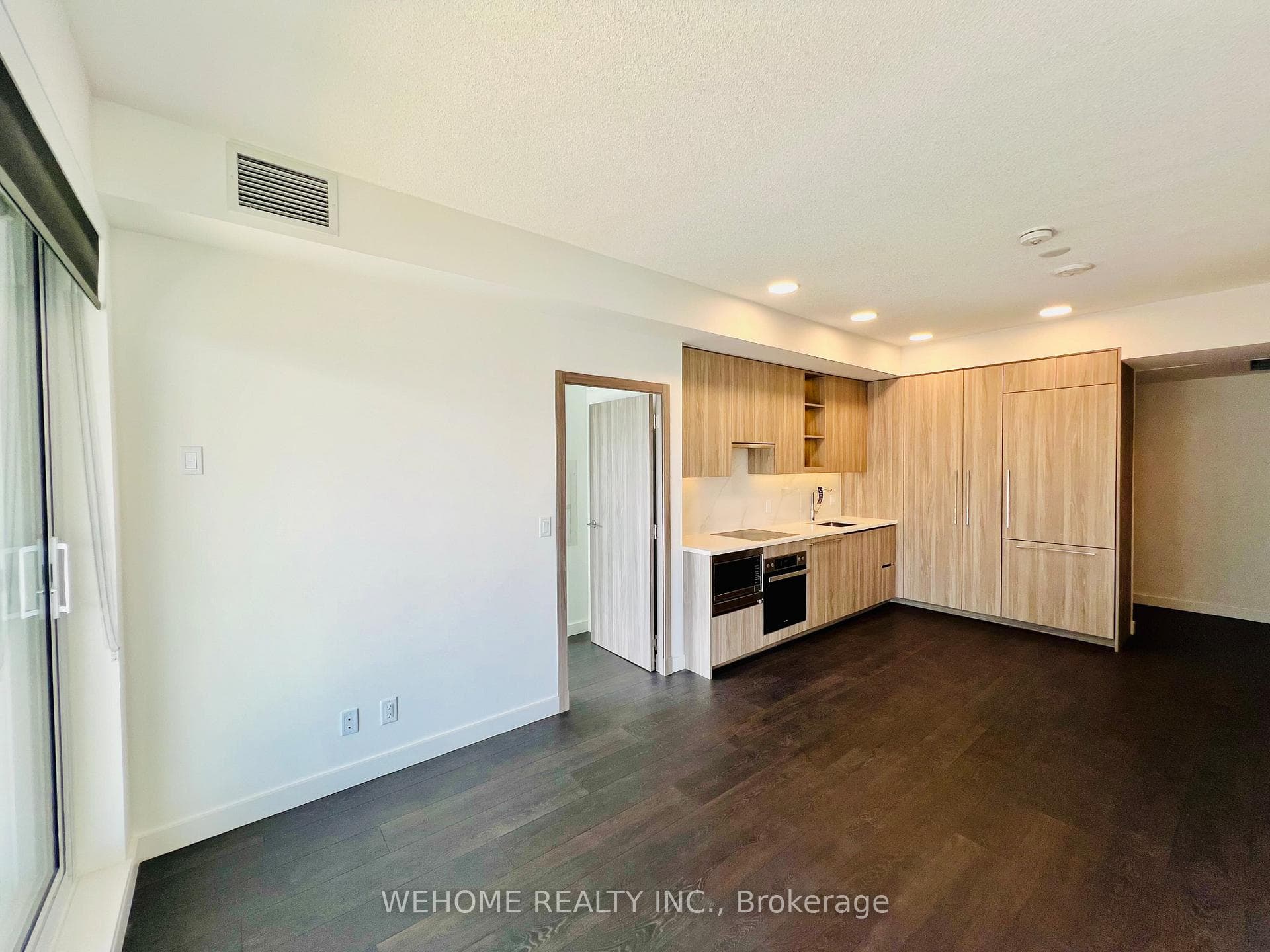 27 McMahon Drive Unit 2601 photo 4