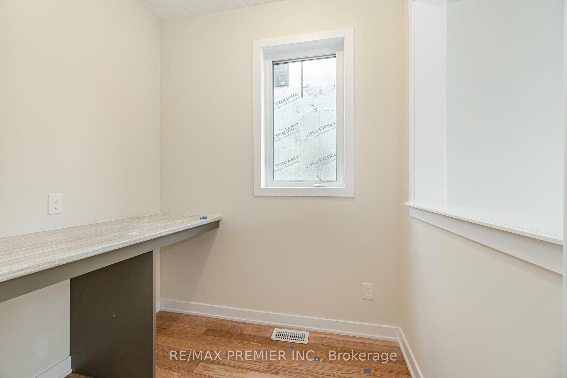 Office Space / Optional Pantry