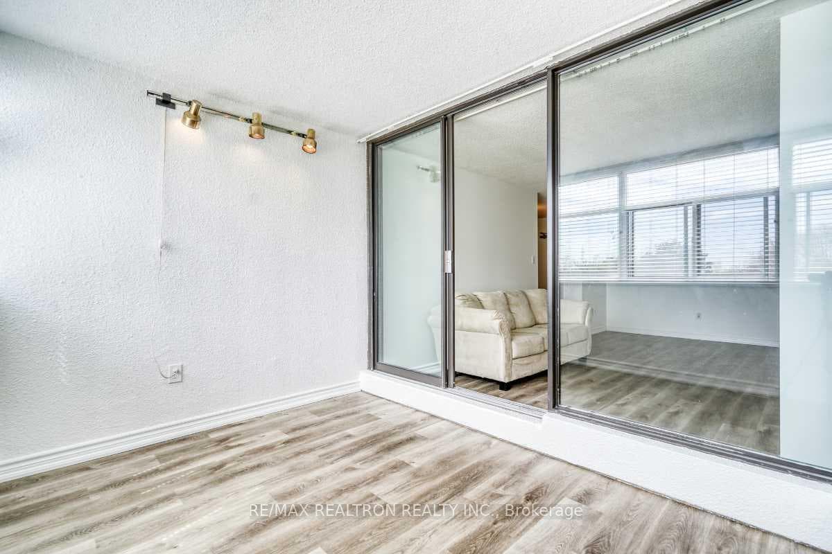 100 Antibes Drive Unit 504 photo 20