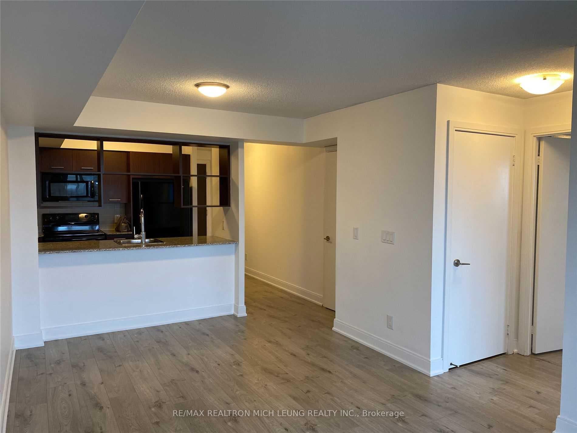 135 Village Green Square Unit 2425 photo 5
