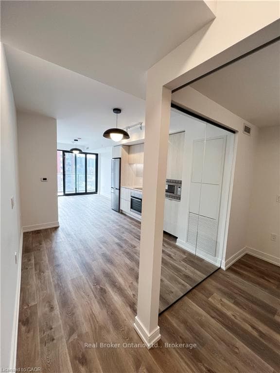 1 Jarvis Street Unit 905 photo 9