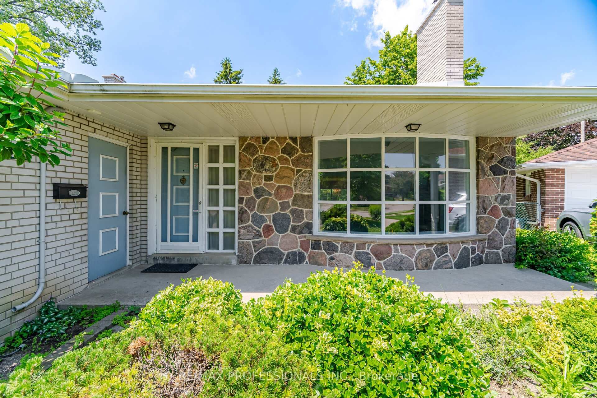 30 Grasspoint Crescent photo 4
