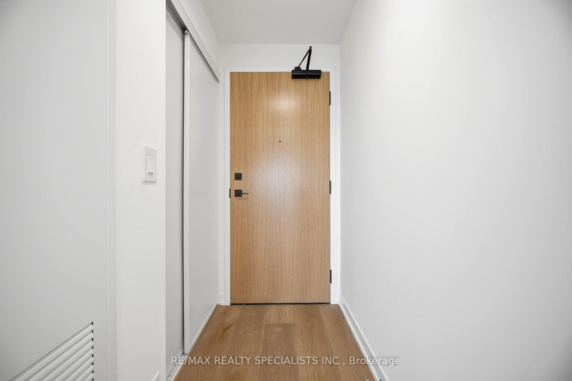 33 Erie Road Unit 1407 photo 3