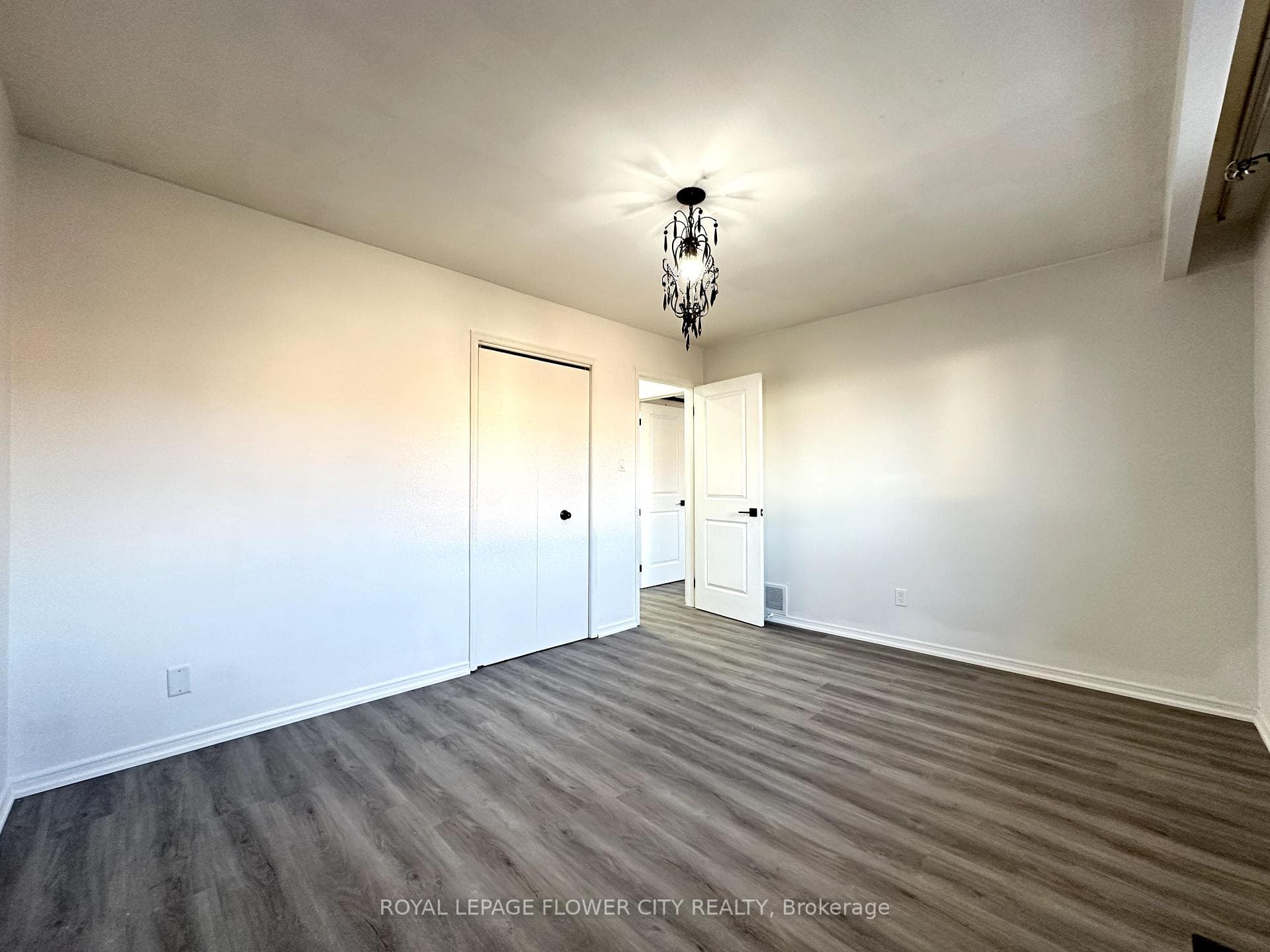 66 Skelton Boulevard photo 14