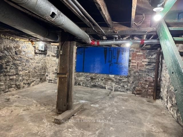 136 Dease Street photo 20