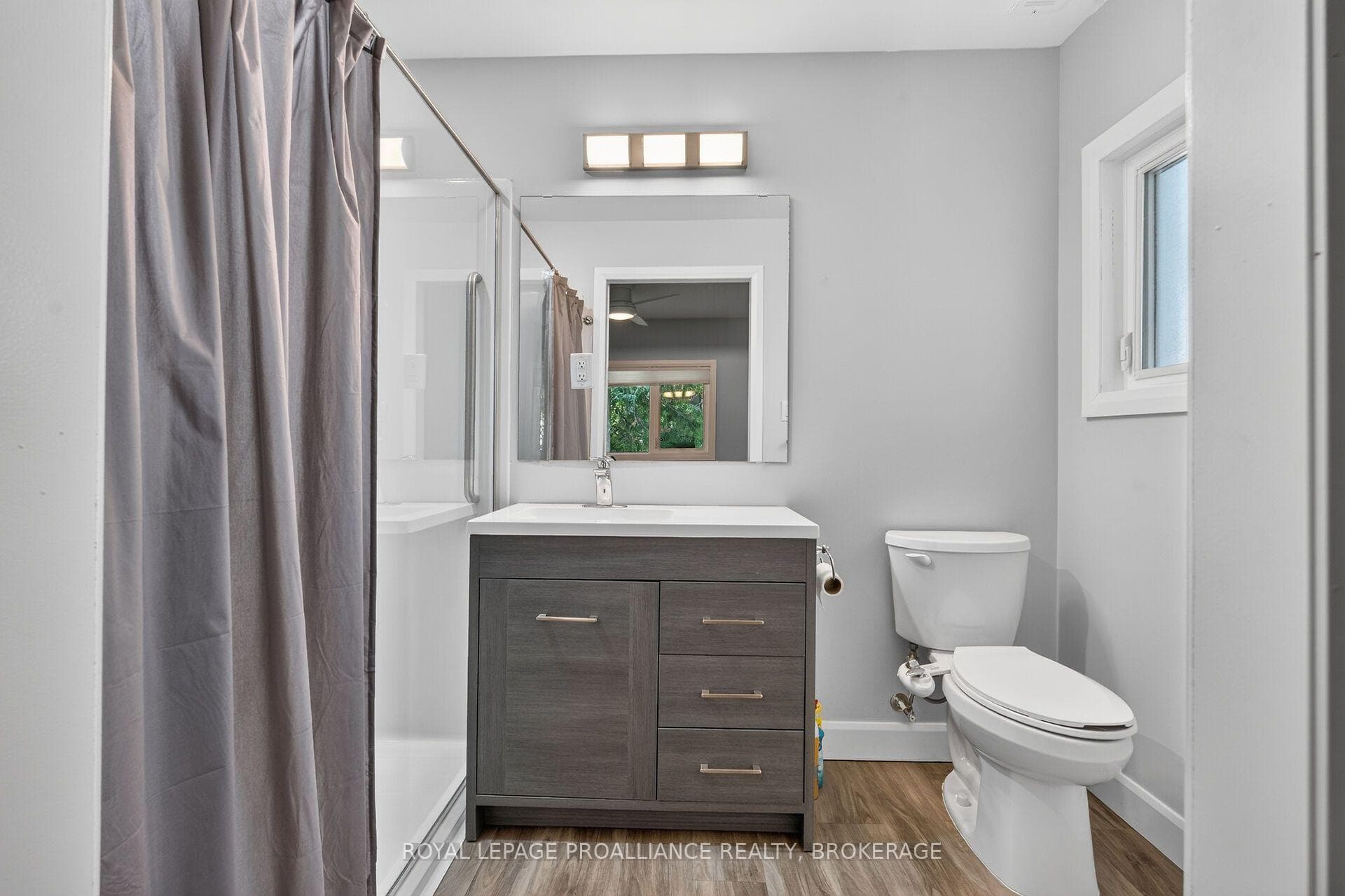 843 Woodbine Road photo 32