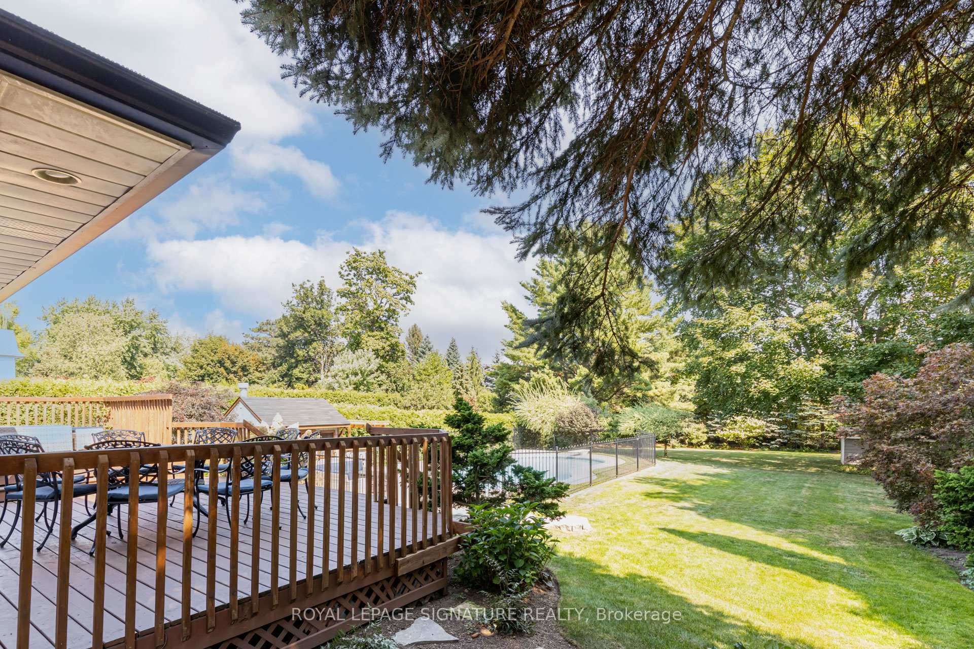 383 Maplehurst Avenue photo 34