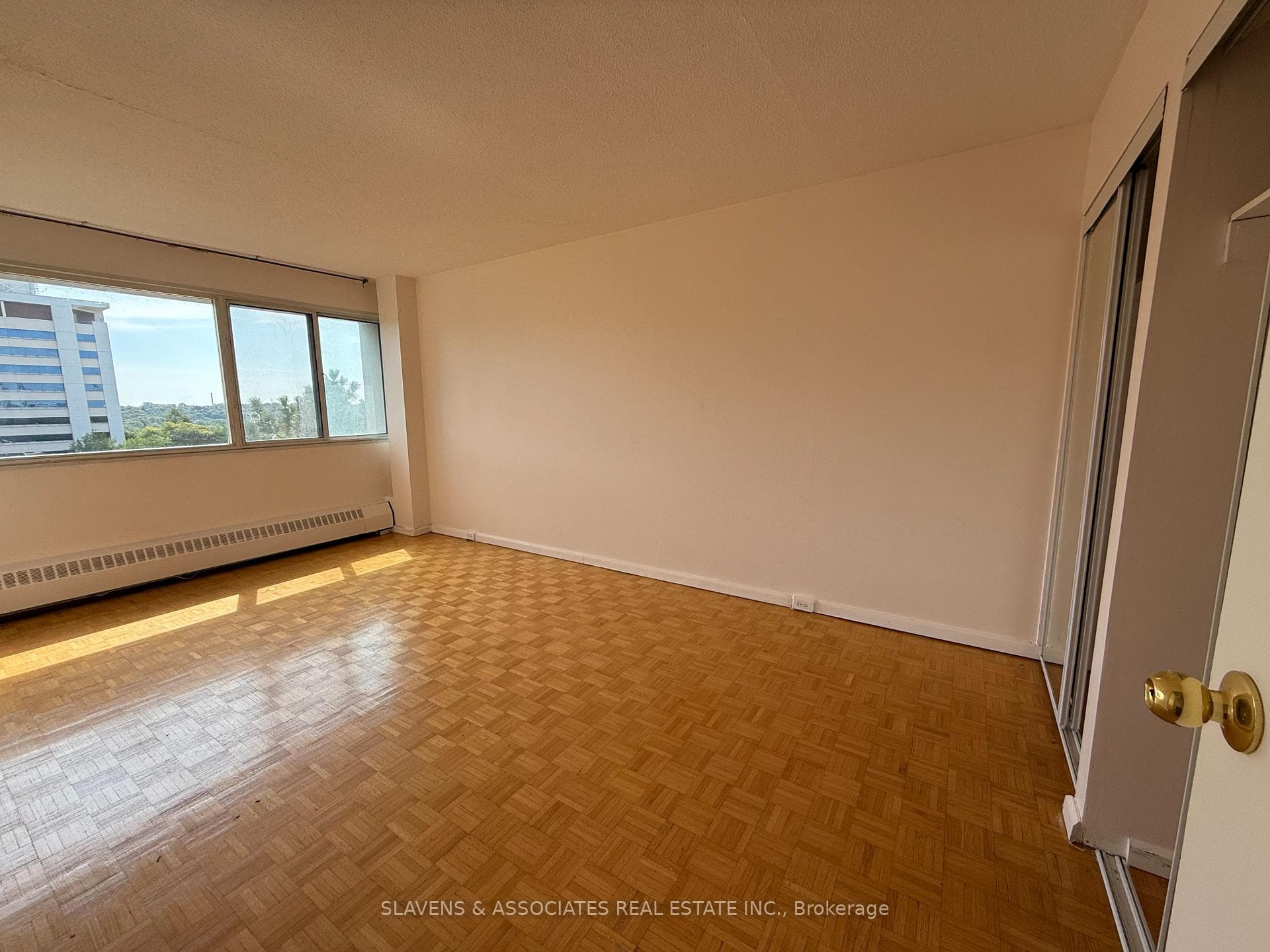 715 Don Mills Road Unit 607 photo 7