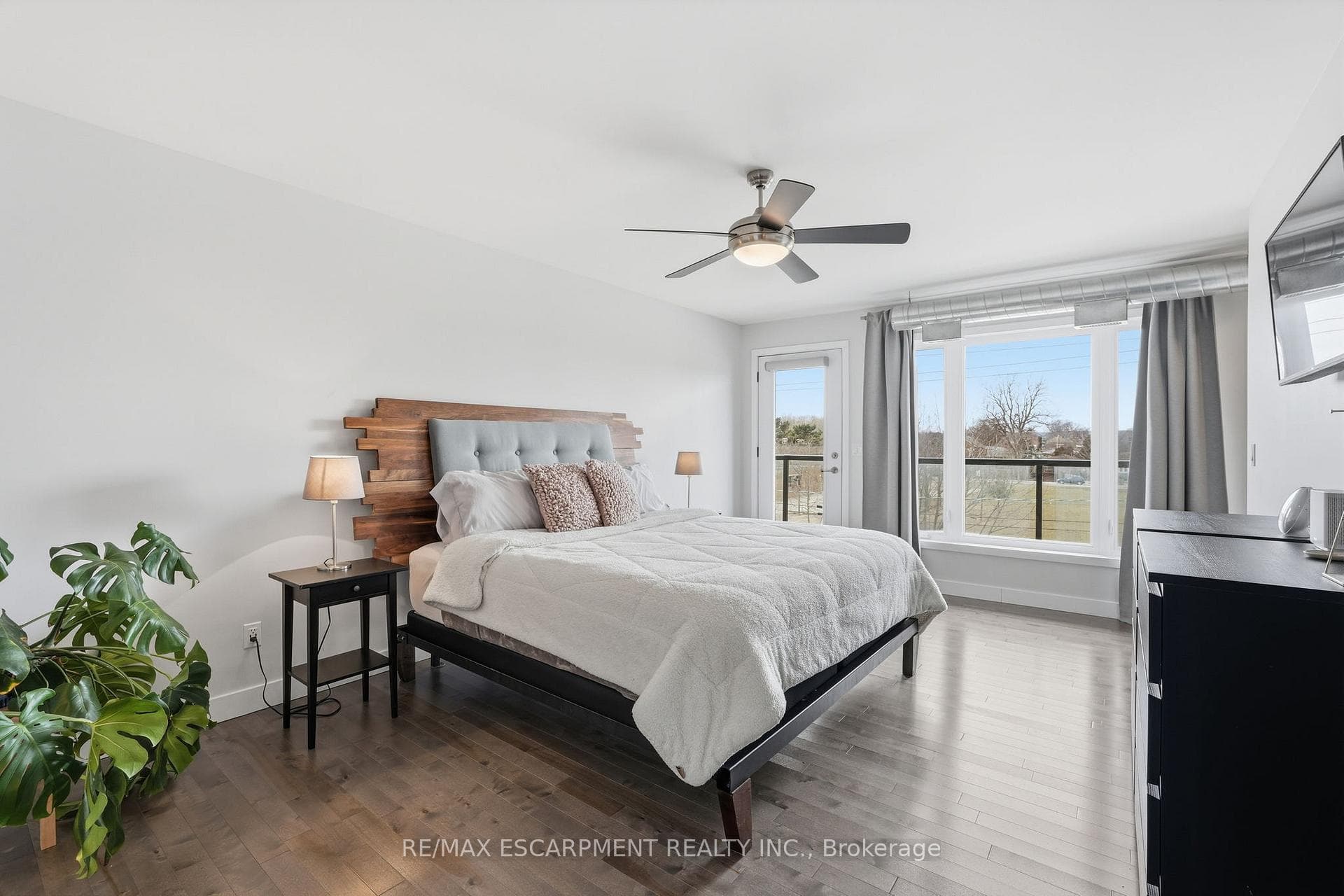 414 JOHN Street photo 21