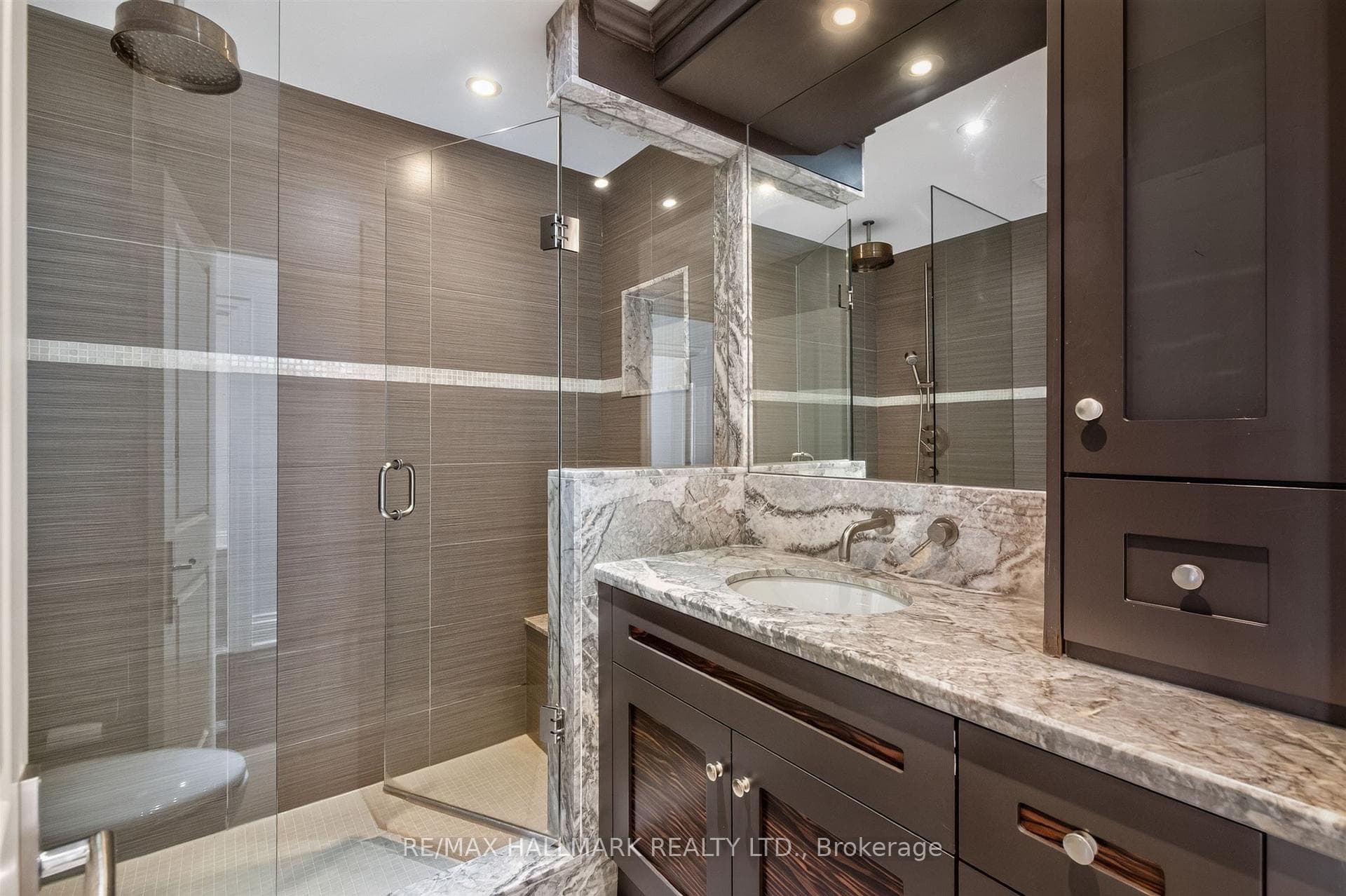 2nd Bathroom