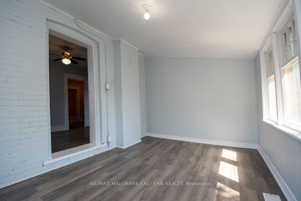 466 Rubidge Street photo 19