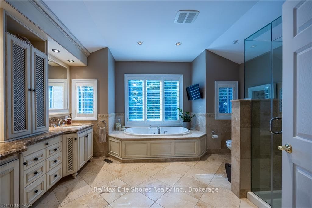 1338 Prince Albert Court photo 28