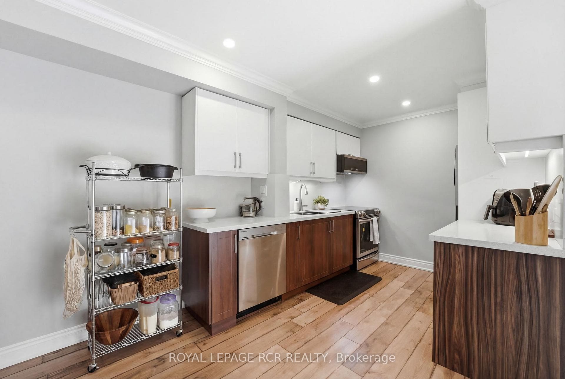 155 Milestone Crescent Unit 28 photo 1