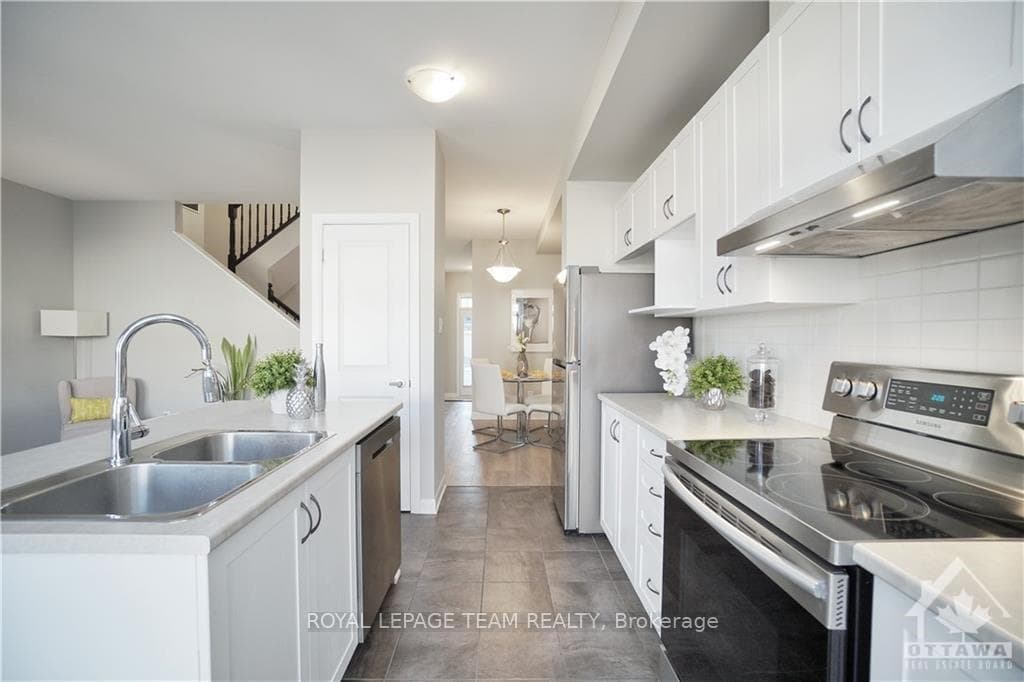 217 GEYSER Place photo 11