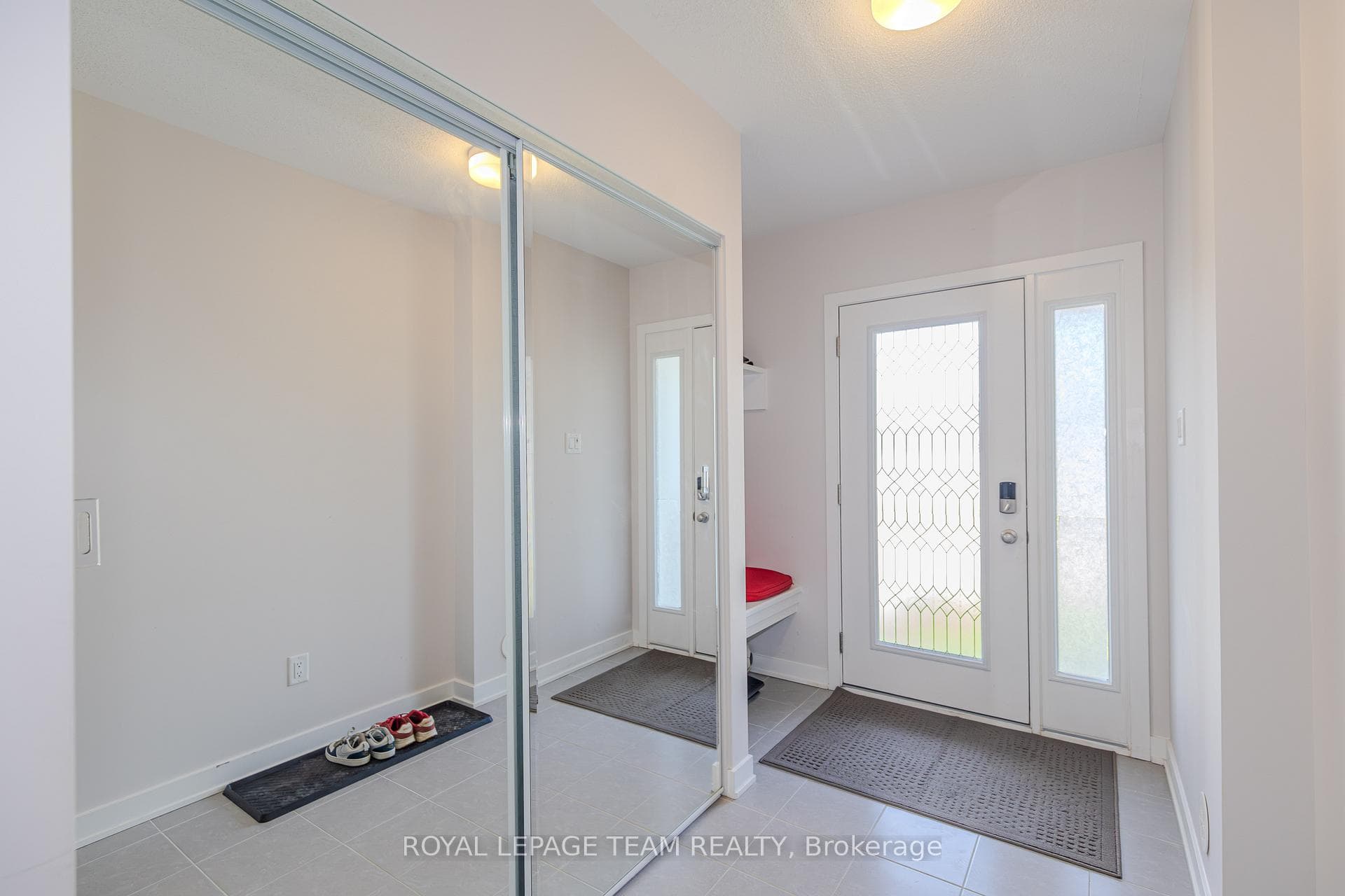 742 Kinstead Pvt Private photo 3