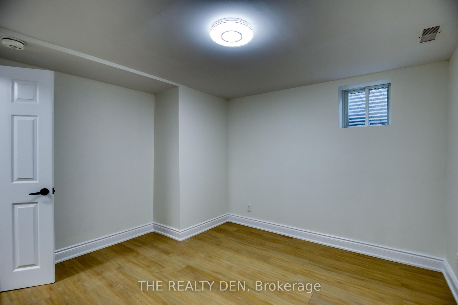 182 Selkirk Drive photo 20